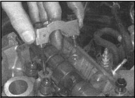 Снятие и установка крышки клапанного механизма Honda CR-V